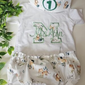 Conjunto de Cumpleaños camiseta y cubrepañal de animalitos con inicial y nombre