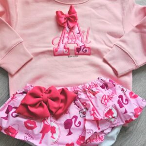 Conjunto sudadera personalizada con inicial y nombre y cubrefalda de la Barbie