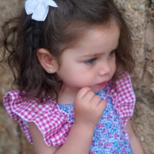 Vestido con braga estampado de flores y mangas volantes cuadros vichy fucsia