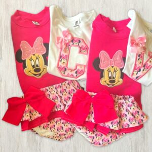 Conjunto de sudadera, camiseta y cubre con volante de Minnie