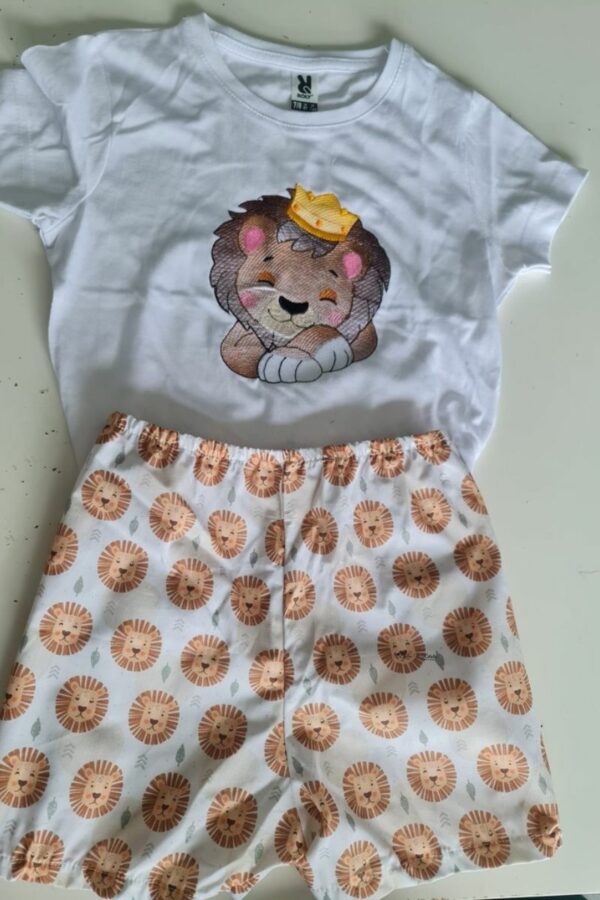 Conjunto camiseta y short Leoncito