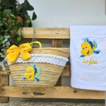 Cesta de palma para la playa de Flounder con toalla