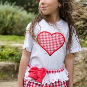 Conjunto camiseta con corazón y bragas con volantes de cuadros vichy rojo - Imagen 2