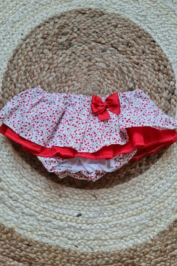 Cubrefalda florecillas rojas