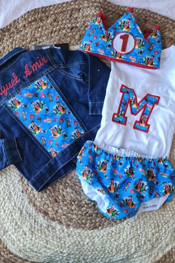 Conjunto de cumpleaños de la Granja de Zenón con chaqueta vaquera