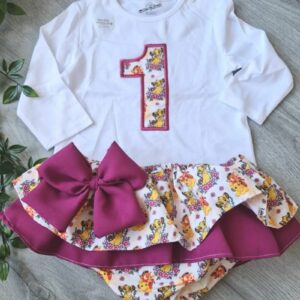 Conjunto Rey León con lazo morado y número