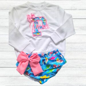 Conjunto de sudadera y cubrepañal con volante baby shark con nombre, inicial y lazo