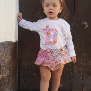 Conjunto de camiseta y cubrepañal con volantes de Winnie the pooh con inicial