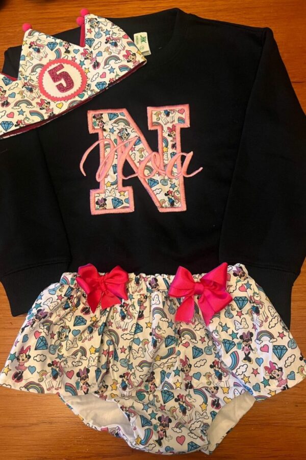 Conjunto de Cumpleaños sudadera y cubrepañal con volantes de minnie diamantes