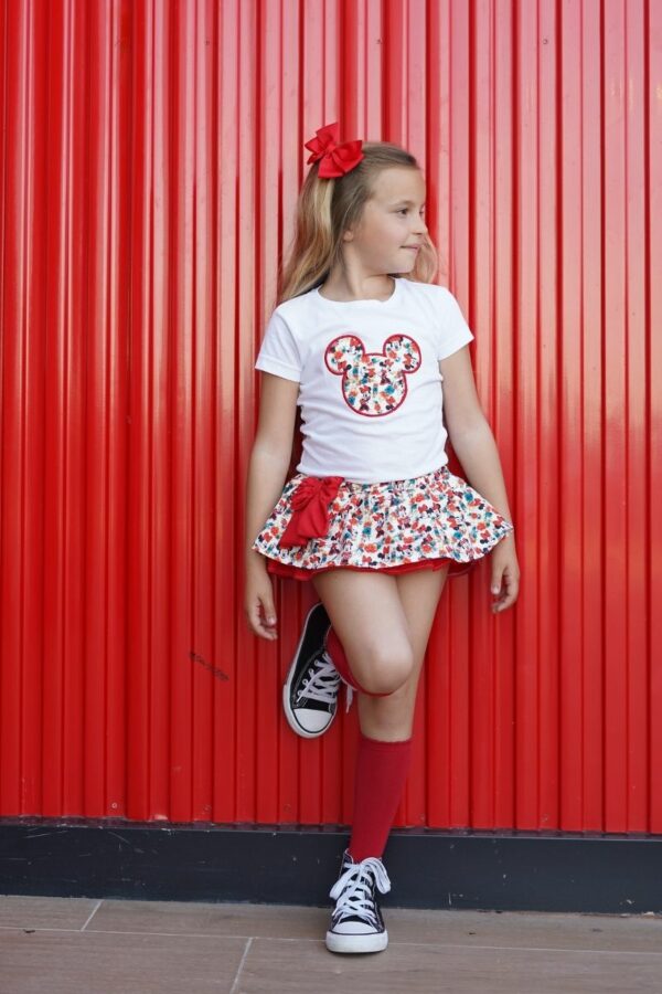 Conjunto camiseta y cubrefalda de personajes disney