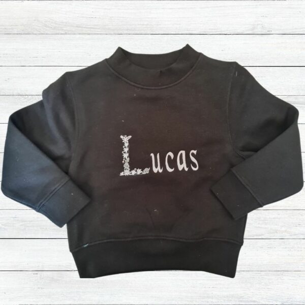 Sudadera negra personalizada con nombre