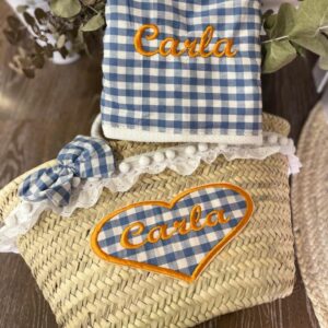 Cesta de playa personalizada de cuadros vichy azul