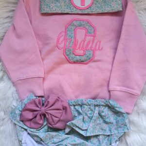 Conjunto de Cumpleaños personalizado rosa con inicial y nombre de flores