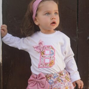 Conjunto de camiseta y cubrepañal con volantes de Winnie the pooh con inicial - Imagen 2