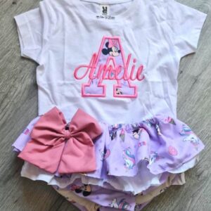 Conjunto camiseta y cubrefalda de Minnie y unicornio lila con inicial y nombre