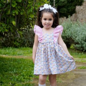 Vestido con braga estampado de flores y mangas volantes cuadros vichy rosa