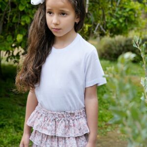 Conjunto camiseta y falda de volantes estampada con flores