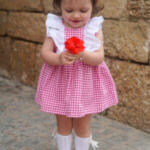 Vestido con braga cuadro vichy fucsia y mangas volantes