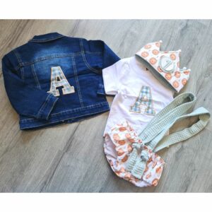 Conjunto de Cumpleaños Leoncito con chaqueta vaquera camiseta y cubrepañal