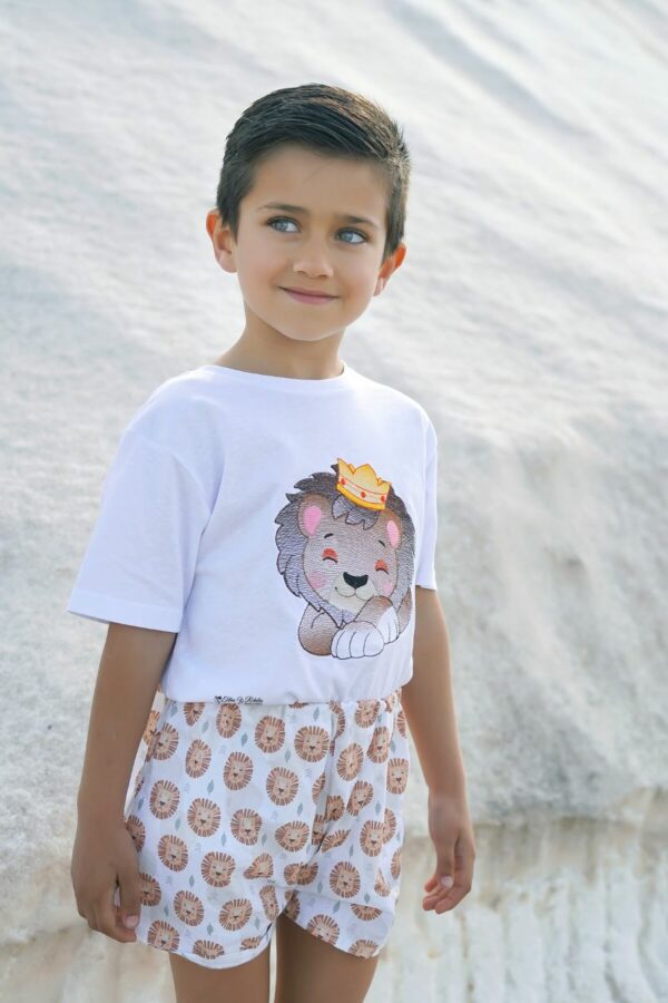 Conjunto de camiseta y short Leoncito