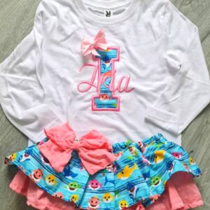Conjunto Baby Shark con inicial y nombre