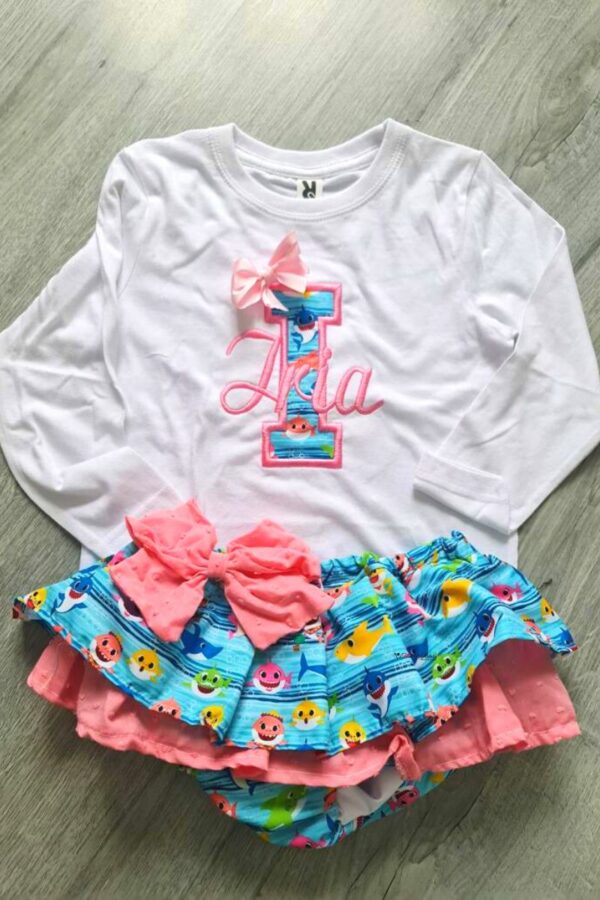 Conjunto Baby Shark con inicial y nombre