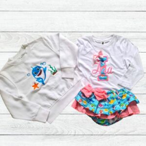 Sudadera, camiseta y cubrepañal con volantes de Baby Shark