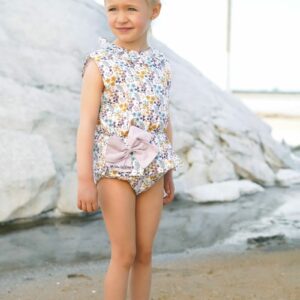 Conjunto de camisa y cubre con volante floral