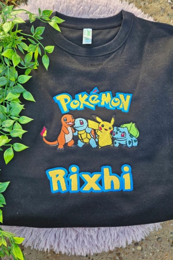 Sudadera negra de Pokemon