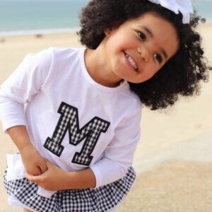 Conjunto camiseta con inicial y cubre con volantes de cuadros vichy - Imagen 2