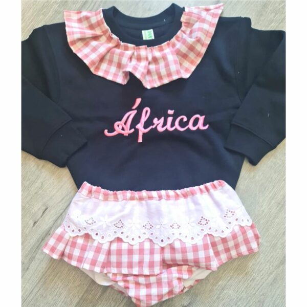 Conjunto sudadera con nombre y cubrefalda de tela vichy rosa