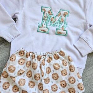 Conjunto sudadera y short Leoncito con inicial y nombre