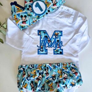 Conjunto de cumpleaños de mickey mouse fotografo con inicial y nombre