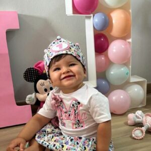 Conjunto de Cumpleaños camiseta y cubrepañal con volantes de minnie multicolor con inicial y nombre