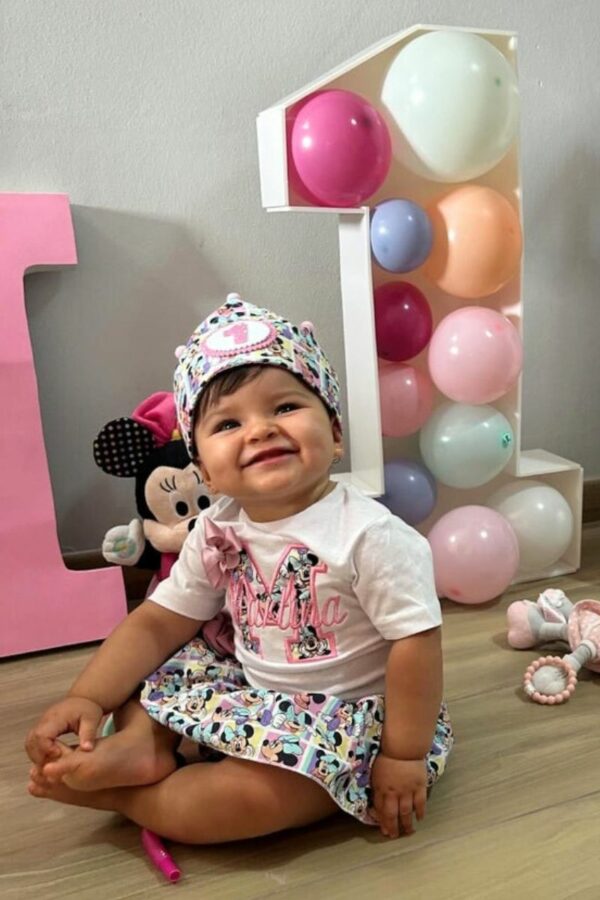 Conjunto de Cumpleaños camiseta y cubrepañal con volantes de minnie multicolor con inicial y nombre