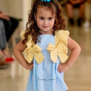 Vestido de cuadros vichy celeste con volantes