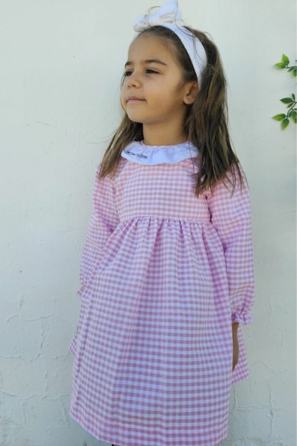Vestido de mangas largas de cuadros vichy rosa con cuello