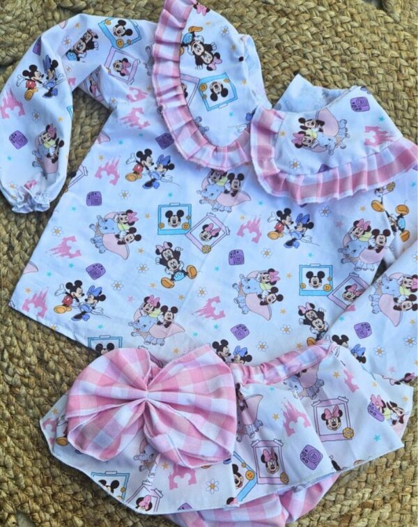 Conjunto de camisa y cubrepañal con volantes Disneyland
