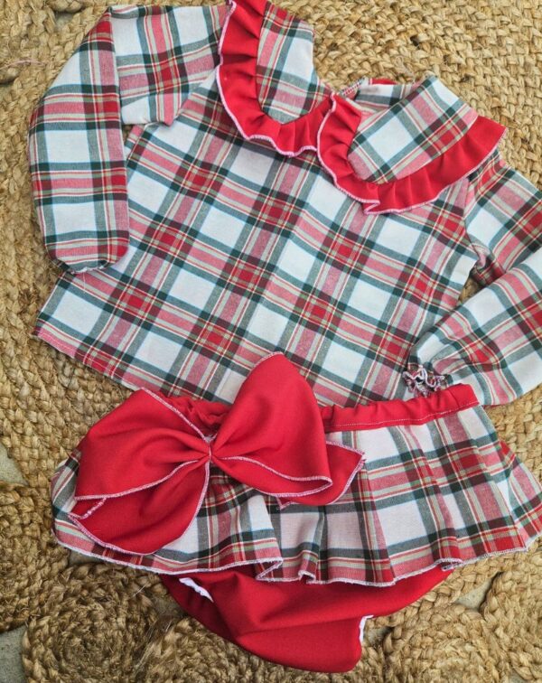 Conjunto de Camisa y Cubrepañal con Volantes de Cuadros Escoceses