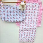 Colchoneta de silla de paseo con bolso panera diseño princesa y castillo