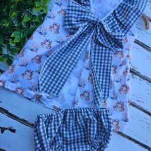 Vestido cagrejo con braguitas de cuadro vichy azul