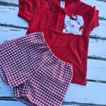 Conjunto de polito de mangas cortas con short diseño mariquita