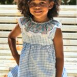 Vestido vichy celeste con braguitas y cuello estampado flores