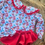 Conjunto de camisa marga larga y cubrepañal con volantes de La Sirenita