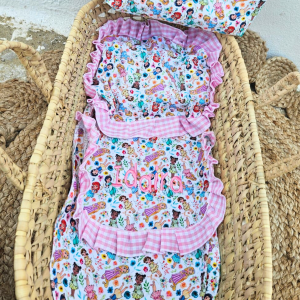 Capazo de palma para muñecas con vestidura Princesas Disney Baby