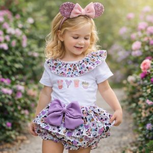 Conjunto de camiseta y cubrepañal con volantes estilo Minnie